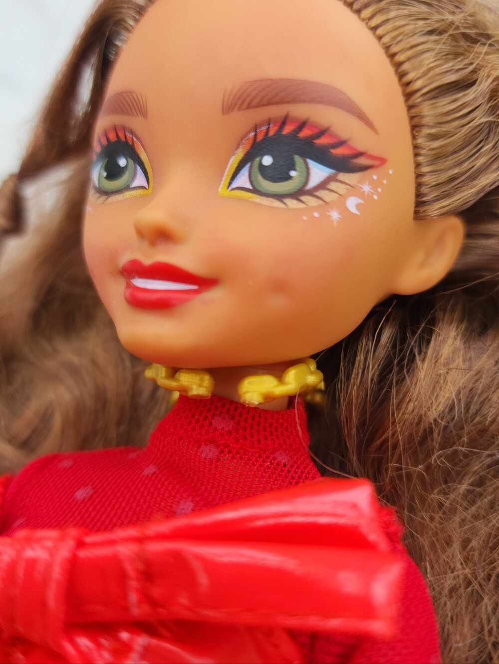 Barbie Dream Besties Doll and Accessories, Teresa Posable Clothes 10.5" - Picture 5 of 9